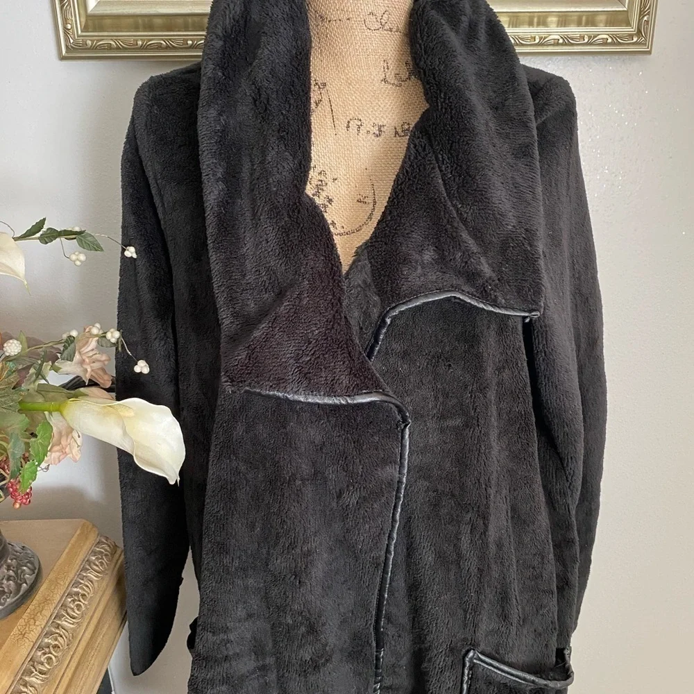 SOFT Black Jacket no buttons